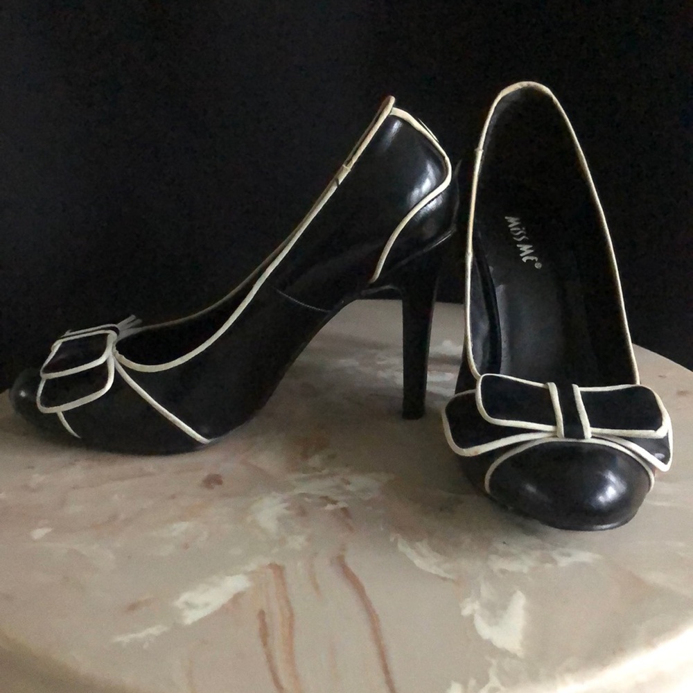 Miss Me Vivian Pumps with Bow